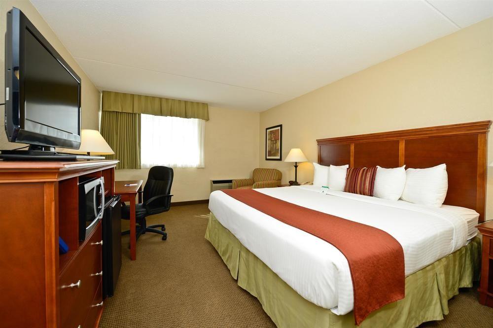 Best Western Plus & Conference Center