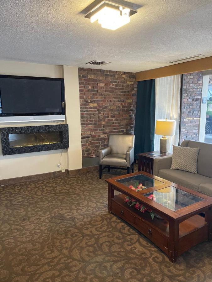 Hotel Best Western Plus & Conference Center 3*