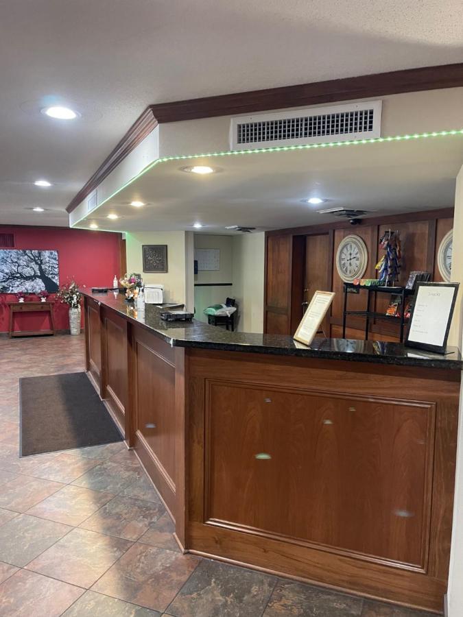 Western & Conference Center Hotel
