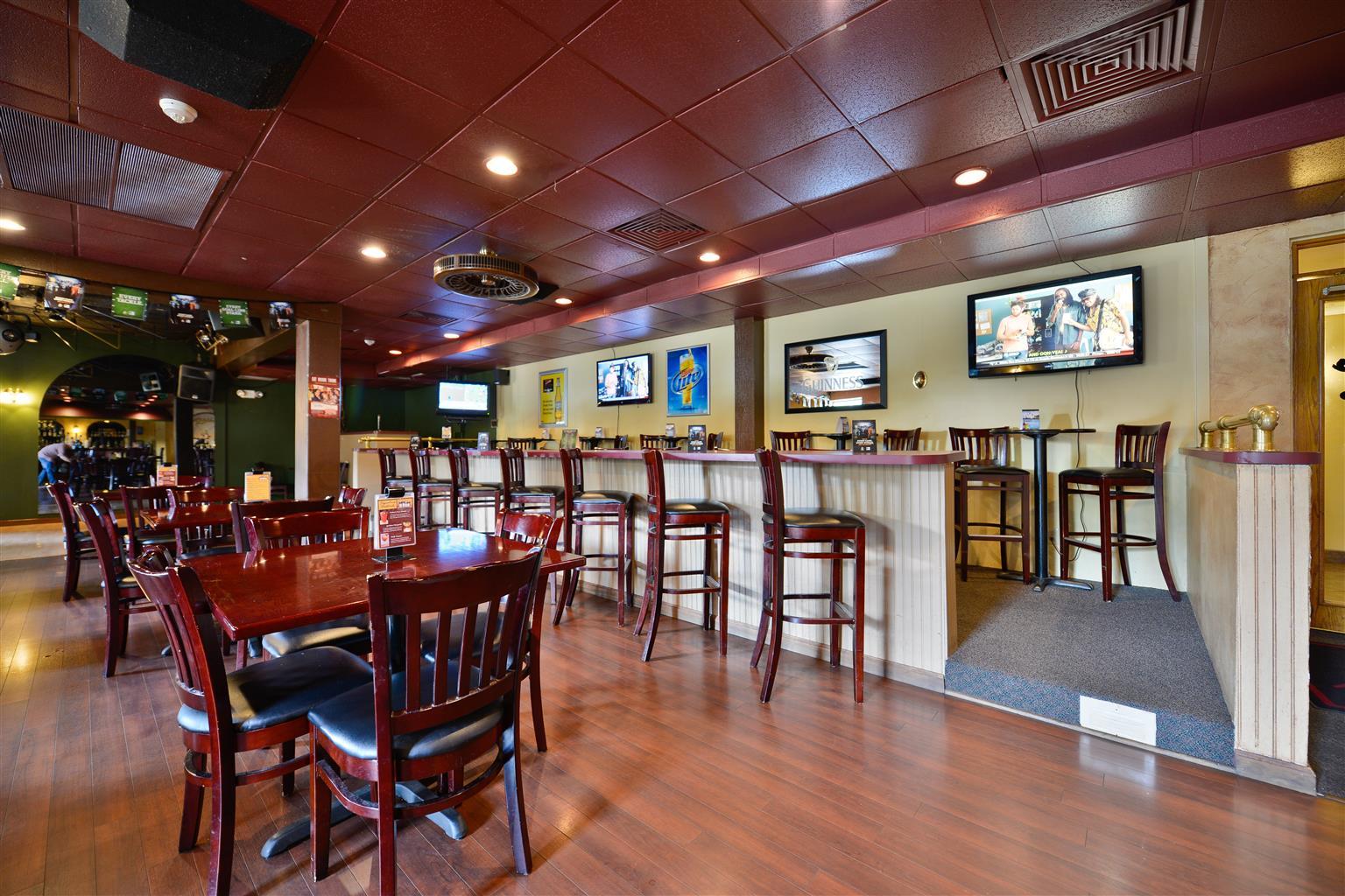 Best Western Plus & Conference Center La Porte